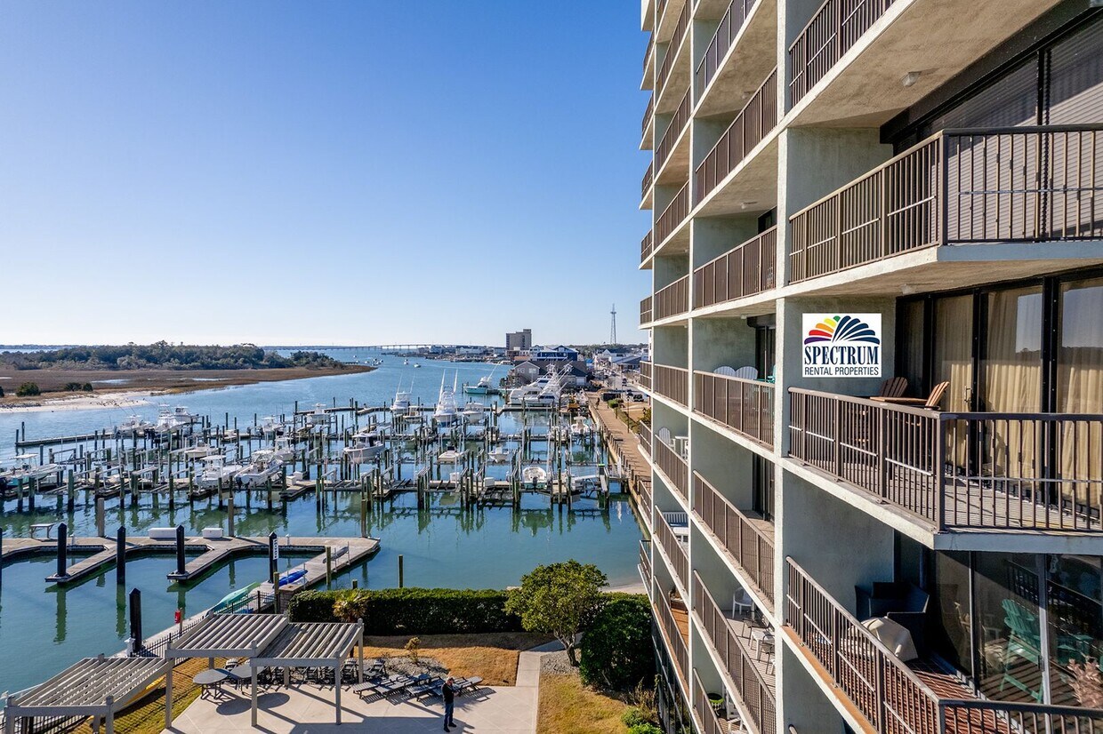 Primary Photo - Waterfront Condo Available for Long Term R...