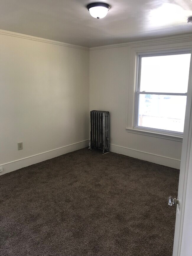 Dormitorio - 1708 Linden St