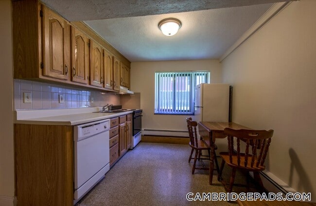 Building Photo - 9 Chester St