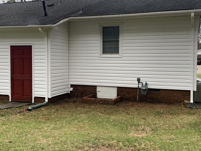 Building Photo - 405 E Moon Cir