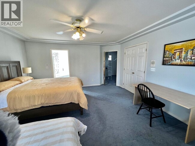 Building Photo - 4864 Watling St