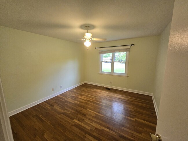 Building Photo - 2908 Cox Mill Rd