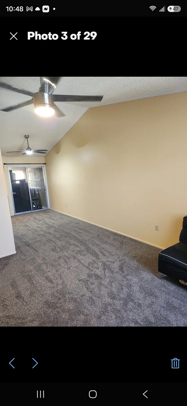 Foto del edificio - 461 W Holmes Ave