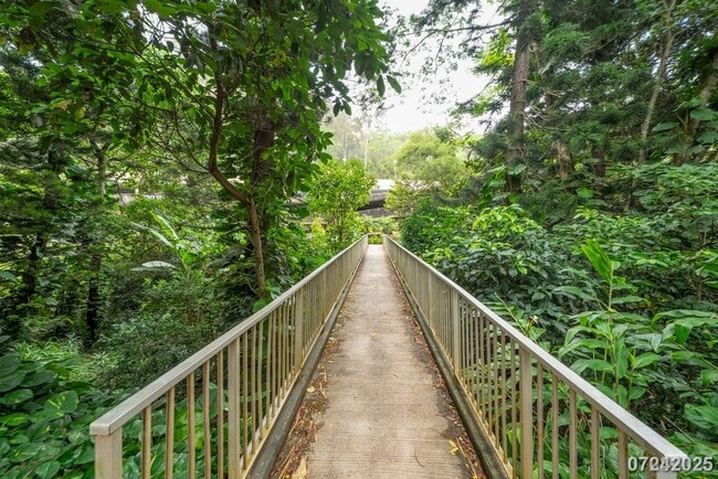 Foto del edificio - 2 Bed 1 Bath in Waikalani Woodlands
