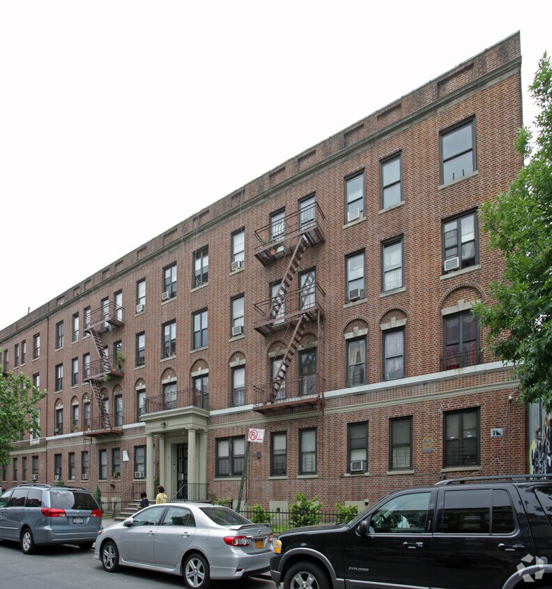 Building Photo - 260 Parkside Ave