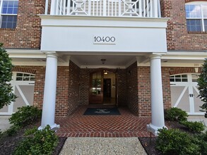 Building Photo - 10400 Rosegate Ct