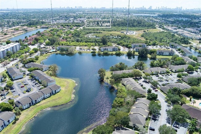 Foto del edificio - 20838 NW 13th Ave