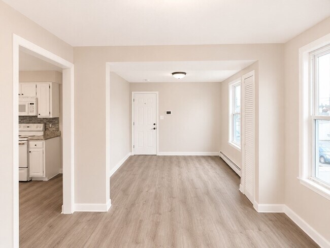 Building Photo - 75 Haviland Ave