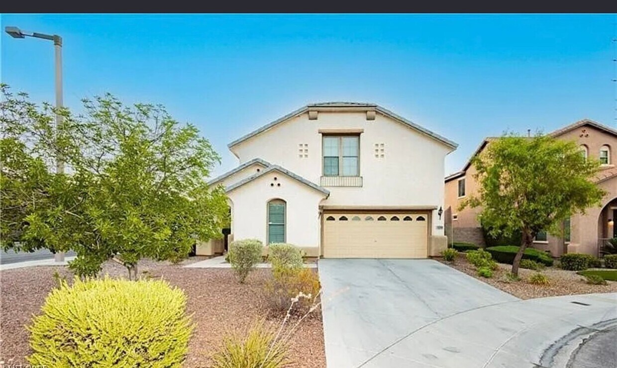Foto principal - Beautiful 3-Bedroom + Loft Home for Rent i...