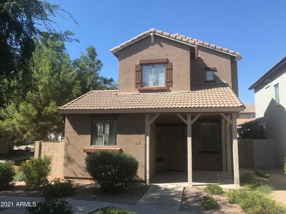 Foto principal - 4 Bedroom 2.5 Bathroom Fincher Creek Home
