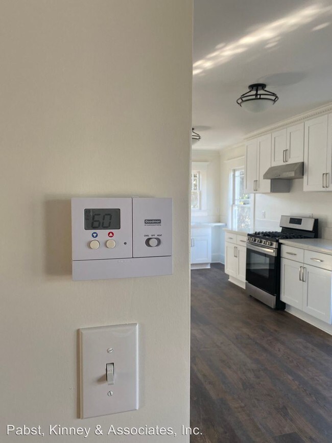 Building Photo - 344-346 W 8th St