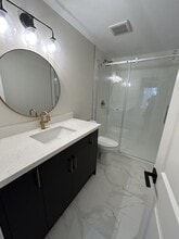 Building Photo - 605 SWEETBAY Cres