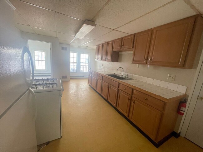 Foto del edificio - Cozy 2-Bedroom Apartment in Adams, MA