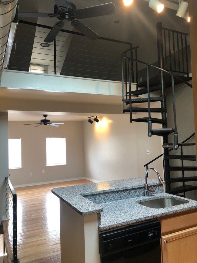 Foto del interior - 1018 Bingham St