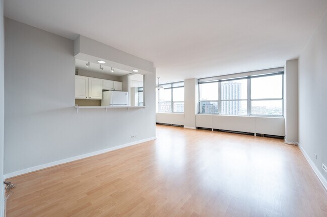 Foto del edificio - 655 W Irving Park Rd