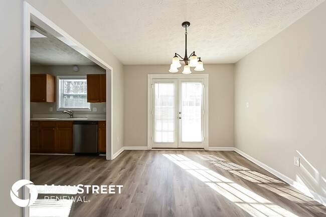 Building Photo - 561 Sunnyhill Dr