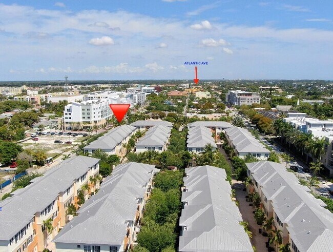 Building Photo - 308 W Mallory Cir