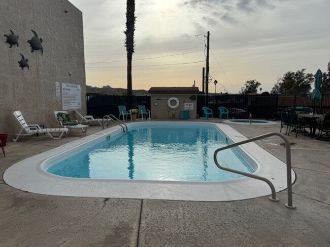 Building Photo - 2 BR Condo near Chaparral Golf & Rotary Park