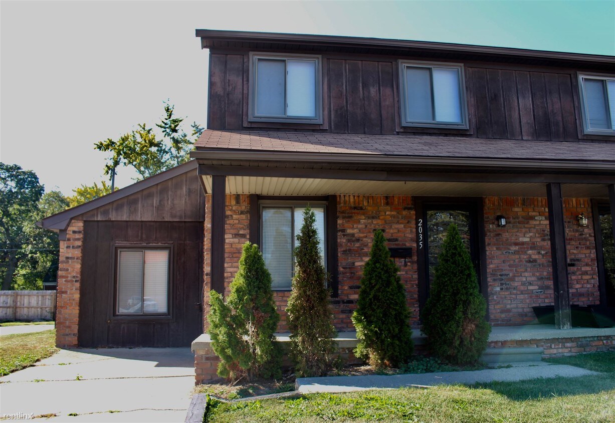2035 N Campbell Rd, Royal Oak, MI 48073 Condo for Rent in Royal Oak