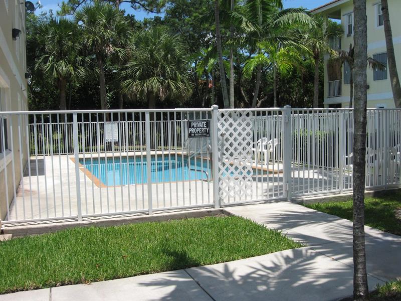 Primary Photo - 2941 Riverside Dr
