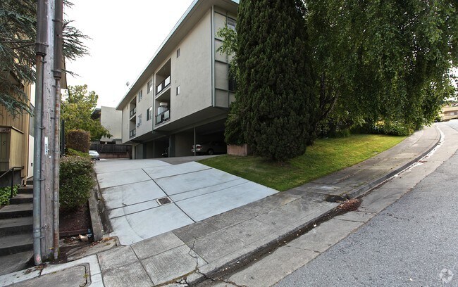 Building Photo - 1321 Palos Verdes Dr