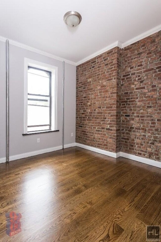 Building Photo - East 3rd Street