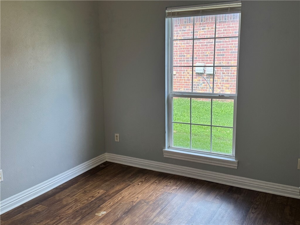 Building Photo - 860 Mockingbird Ln