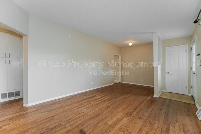 Photo - 701 S Simms St House