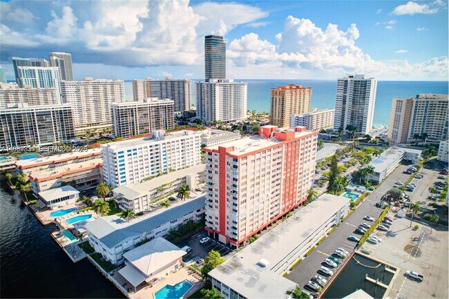 Foto del edificio - 3161 S Ocean Dr