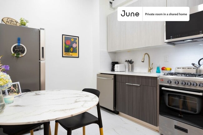 Foto del edificio - Room in Shared 3.0 bed/1 bath home