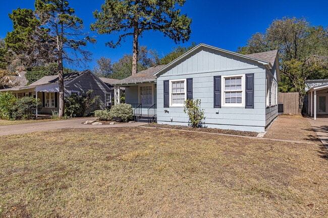 Foto del edificio - Pre-Lease! Spacious Home with Modern Upgrades Near Texas Tech.