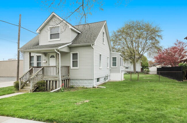 Building Photo - 3327 20th St