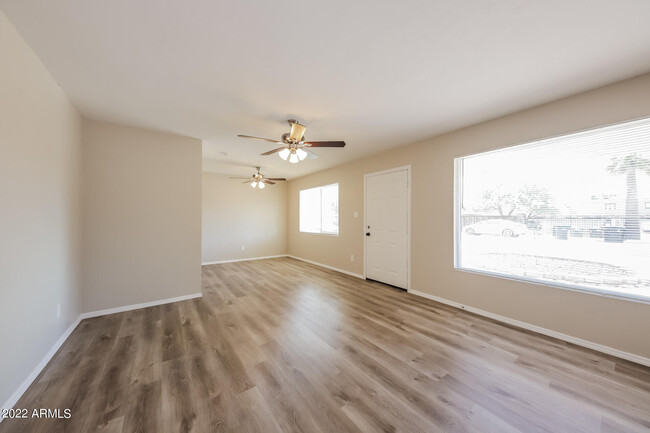 Foto del edificio - 2722 W Tuckey Ln
