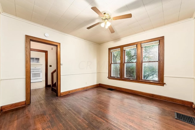 Building Photo - 409 E Maynard Ave