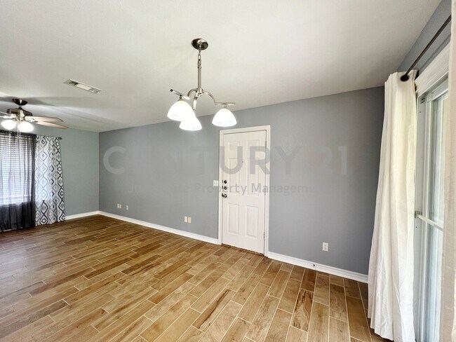 Foto del edificio - 408 W Morton Ave