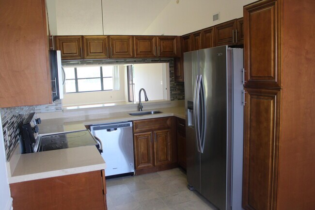Building Photo - 4698 Lucerne Lakes Blvd E