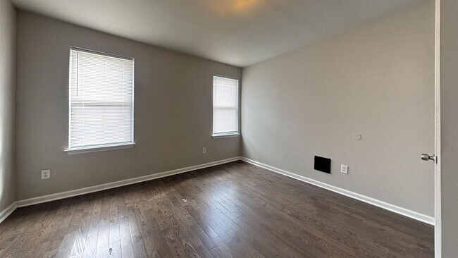Foto del edificio - Modern 3-Bed, 1.5-Bath Rental with Updated Finishes