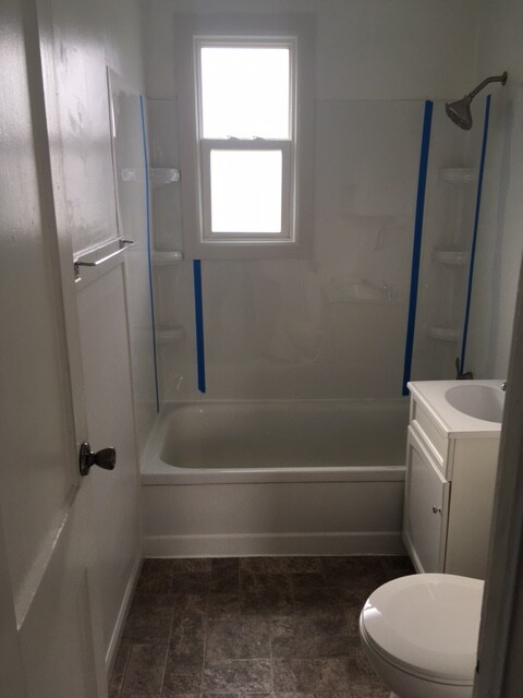 Building Photo - 114 23rd St S