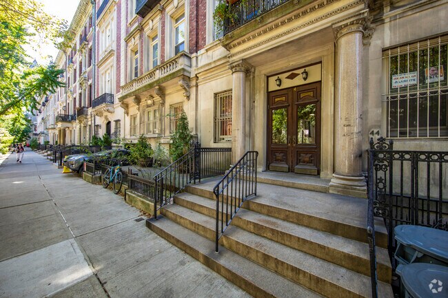 42-44 W 74th St New York, NY 10023 - 42-44 W 74th St