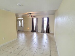 Building Photo - 10813 Sandpiper Dr