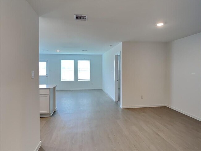 Building Photo - 441 Texas Pecan Dr