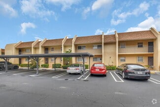 Building Photo - 2845 SW 22nd Ave