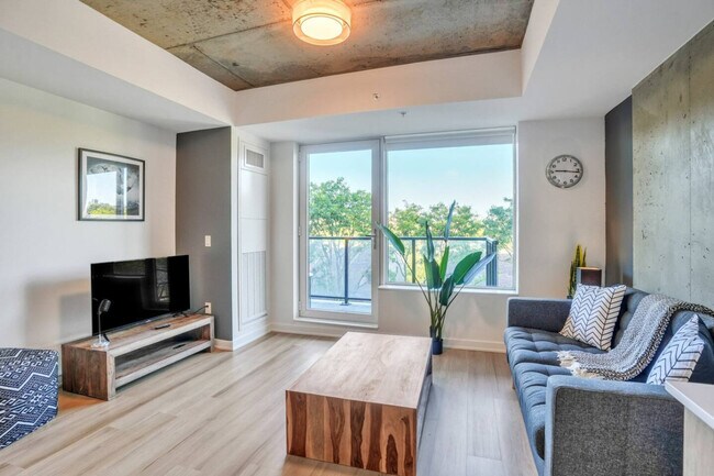 Building Photo - 36 Robinson Ave