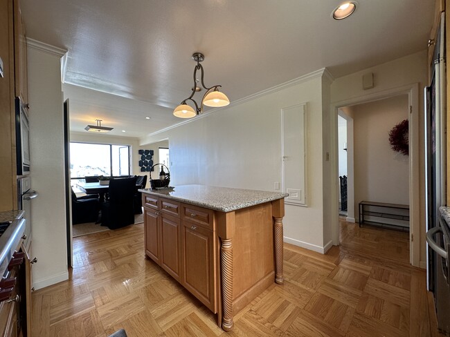 Building Photo - 2138 Leavenworth St