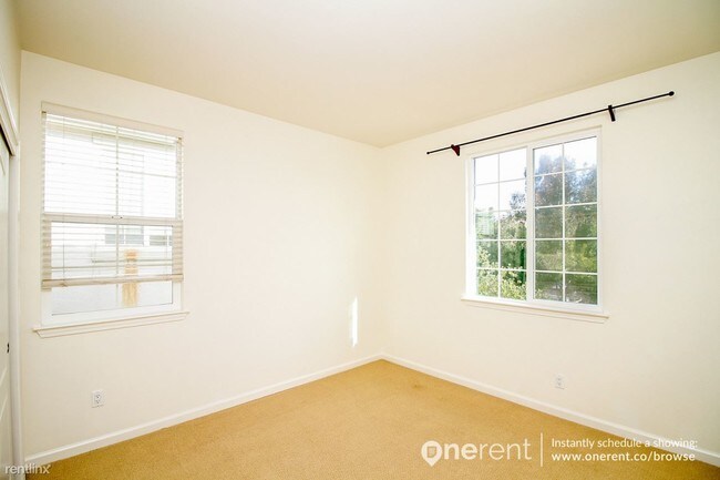 Building Photo - 1404 Allanmere Dr