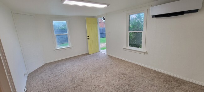 Building Photo - 259 E Coatsville Ave