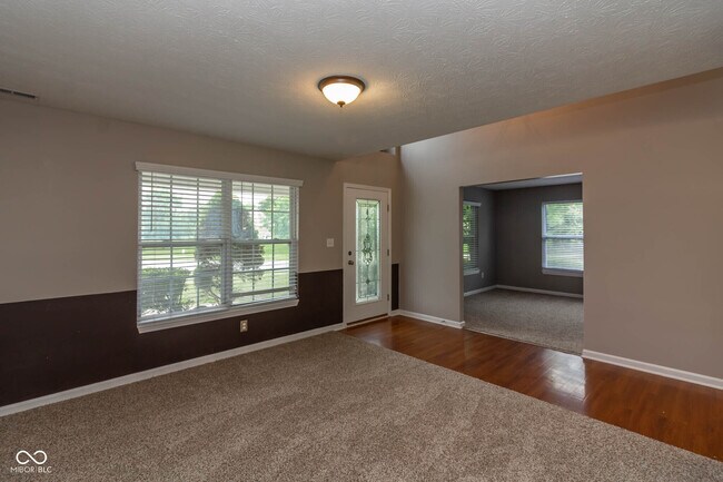 Foto del edificio - 7646 Sand Run Ct