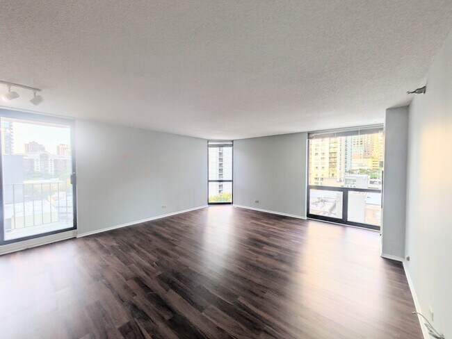 Foto del edificio - 70 W Huron St