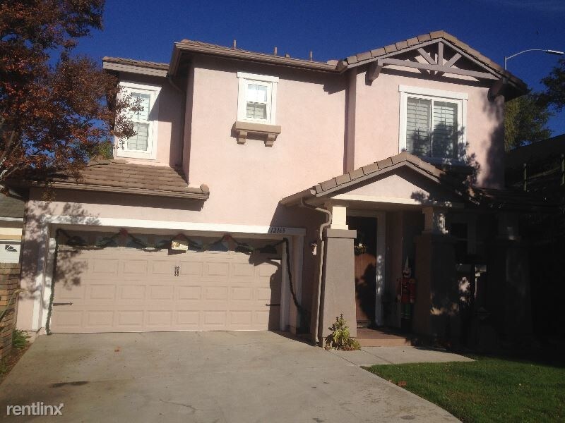 4 br, 2.5 bath House 12165 Pepper Tree Ln House Rental in Poway, CA