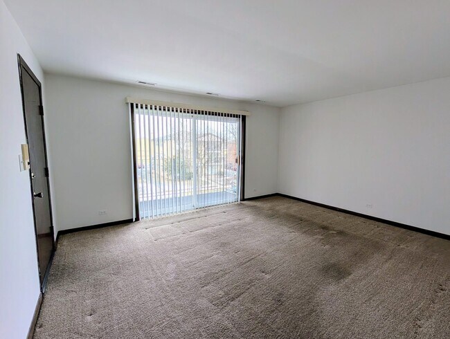 Foto del edificio - 8143 Marion Dr